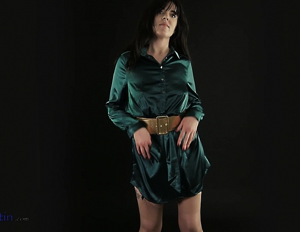 content/Raven/Green Satin Dress Raven/4.jpg